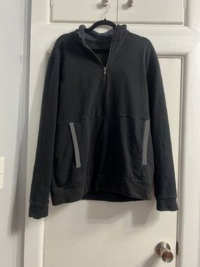 Lululemon black sweatshirt